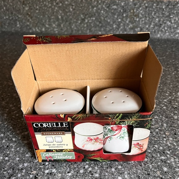 Corelle Callaway Holiday - Salt & Pepper Set - Vintage 1999 - New in Box 🎀 - Picture 5 of 9